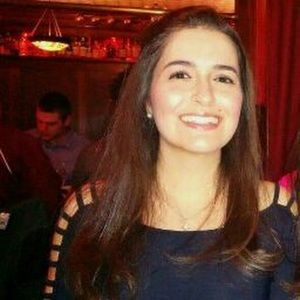 Meet your Posher, Larissa